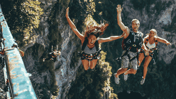 Bungee Jumping Etiquette: Respectful Practices for a Shared Experience